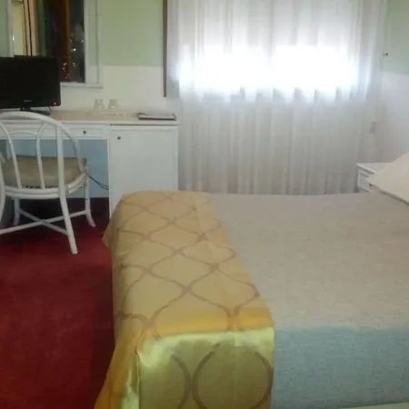 Tiziana ונציה - לידו